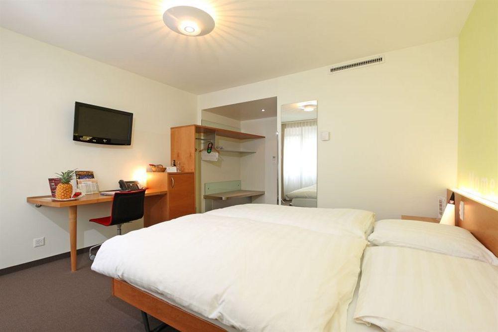 Sommerau-Ticino Swiss Quality Hotel Dietikon Room photo